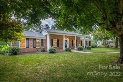 110 Wedgewood Court sold home in River Park, Morganton, NC