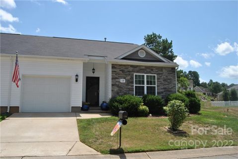 128 Woodbridge Circle