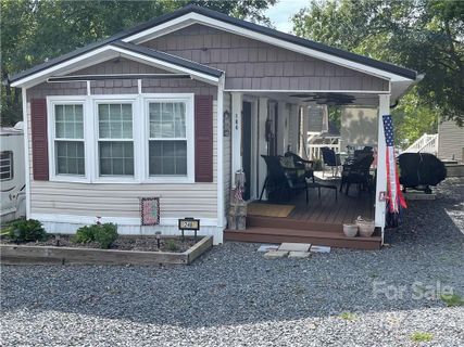 106 Hickory Circle