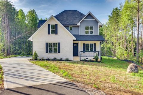 2616 Moon Creek Lane