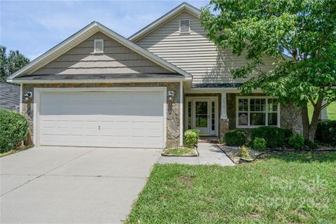 2679 Thistle Brook Drive sold home in Remington Estates, Concord, NC