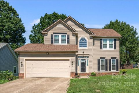 7402 Shiras Court sold home in Deercreek, Charlotte, NC