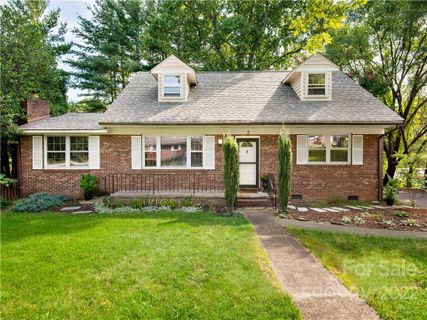 2 Summit Drive sold home in Mountain View, Arden, NC