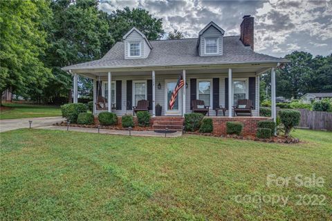 2508 Cherokee Court sold home in Castlewood, Gastonia, NC