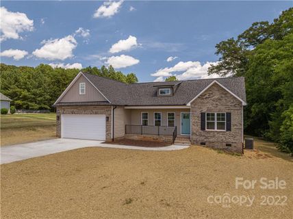 2446 Mintew Circle sold home in Lincoln Greens, Lincolnton, NC