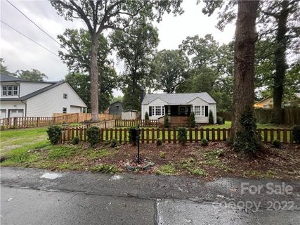 1810 Lisbon Lane