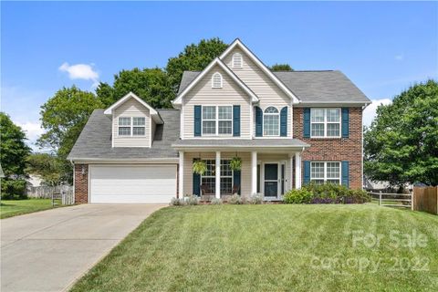 590 Dannyn Grove Court