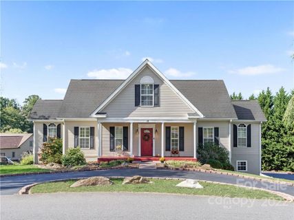 16 N Willow Brook Drive sold home in Willowbrook, Asheville, NC