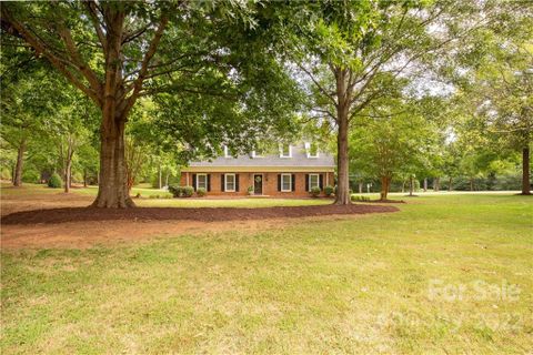 1247 Trailstream Drive sold home in West Manor, Lancaster, SC