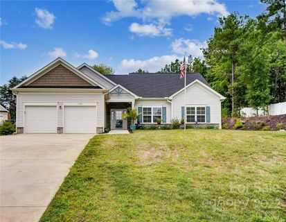 116 Holly Springs Loop