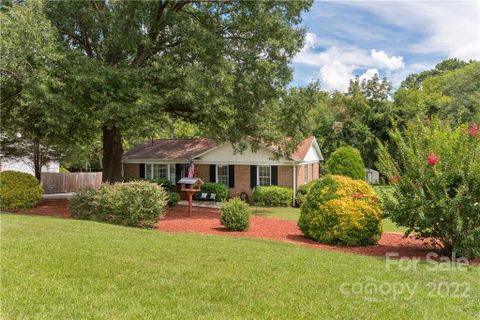 2800 Scarlet Circle