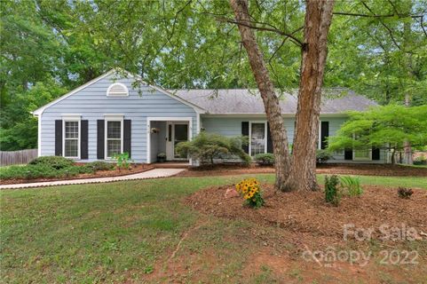 912 Ivy Run Court
