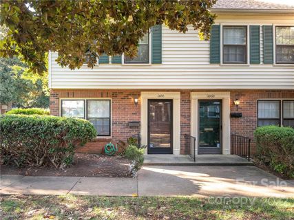 4638 Old Lantern Way