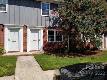 1300 Larchmont Place 308