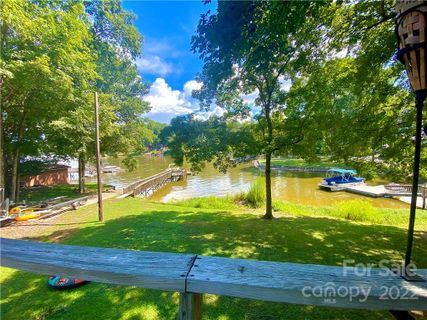972 Hunt Road sold home in High Rock Lake, Lexington, NC