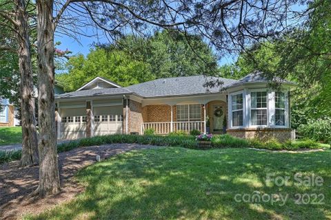 6811 Pin Oak Court sold home in Woodcreek, Charlotte, NC