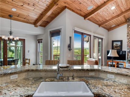 182 Circle Top Drive sold home in Mountain Valley, Hendersonville, NC