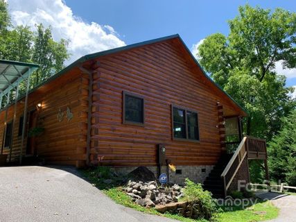 166 Mountain Range Drive sold home in Mountain View Estates, Whittier, NC