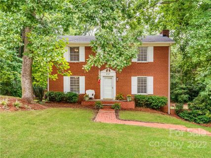 210 Kingsway Circle