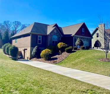 121 Maplewood Court