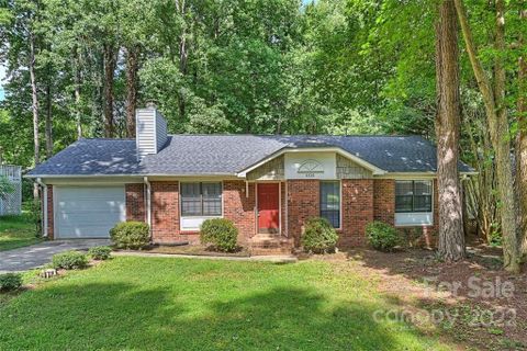 6326 Round Hill Road