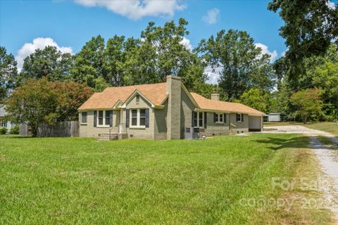 3135 Flat Creek Road