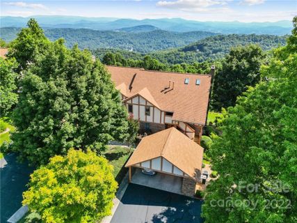 704 Fleetwood Plaza sold home in Fleetwood Plaza, Laurel Park, NC