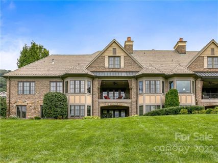 16 Golfside Court