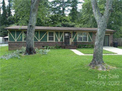 119 Upward Acres Street sold home in Upward Acres, East Flat Rock, NC