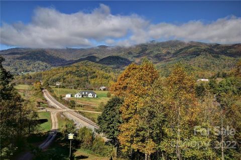 10 Granny Smith Drive sold home in Barbers Orchard, Waynesville, NC
