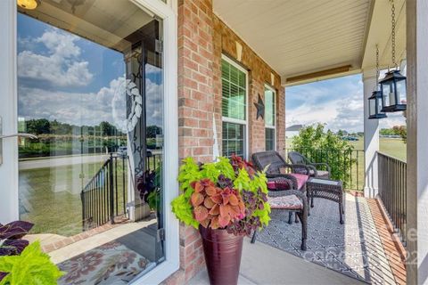 1124 Golden Gate Court sold home in The Gates At Eastview, Rock Hill, SC