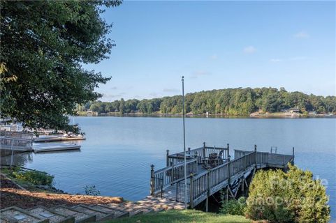 336 Lake Drive 6 Drive 06 sold home in High Rock Lake, Lexington, NC