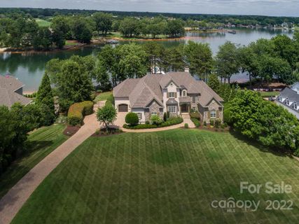 114 Cape Cod Way