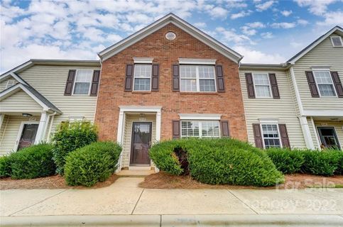 7549 Pilot Cove Court sold home in Bluffs at Waterside Crossing, Denver, NC