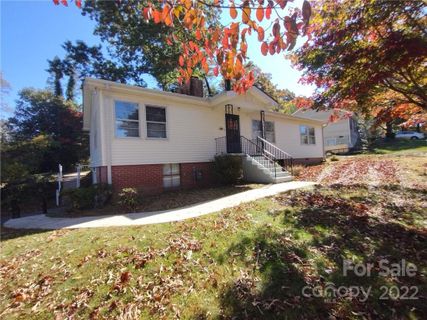2114 N Stoney View Court sold home in Stoney Crest, Hendersonville, NC