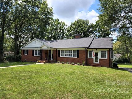 521 10th Street sold home in Hillcrest, Hickory, NC
