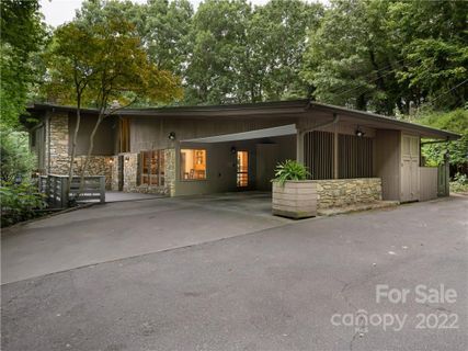 44 Woodbury Road