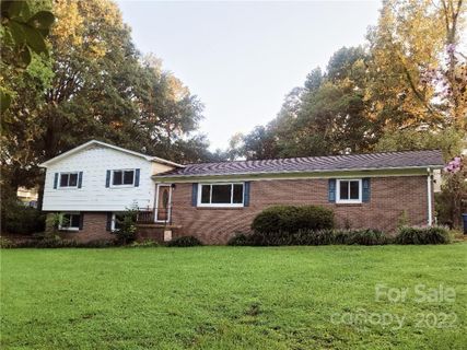 5061 36th Street Drive sold home in Spring Lake, Hickory, NC
