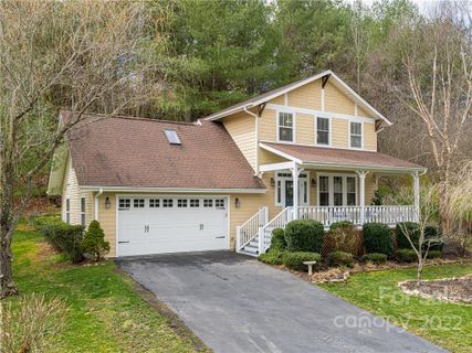26 Macdougall Lane sold home in Brigadoon Estates, Weaverville, NC