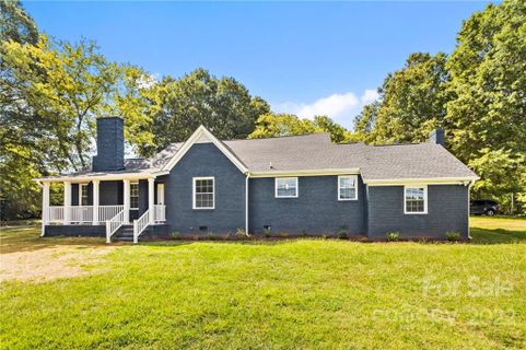 6000 Hickory Grove Road sold home in Lakeview Manor, Charlotte, NC