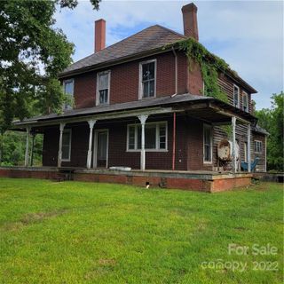 206 Shelby Street sold home in Pacific Mills, Hickory, NC