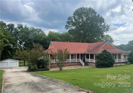 1158 Peach Farm Road sold home in West Manor, Lancaster, SC