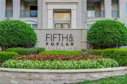 300 W 5th Street 339