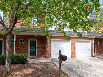 2107 Lennoxshire Square Court sold home in Lennox Square, Charlotte, NC