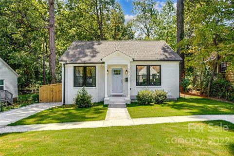 3021 Dogwood Avenue