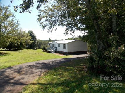 2525 Flintstone Court sold home in Stone Creek, Lenoir, NC