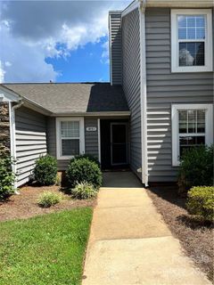 1851 Fairlawn Court