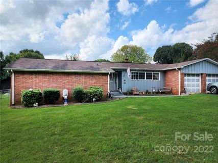 907 15th Street sold home in Lyle Haven, Conover, NC