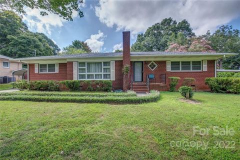 1811 Archwood Drive sold home in Kenwood Place, Gastonia, NC