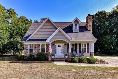 1008 Ragin Lane